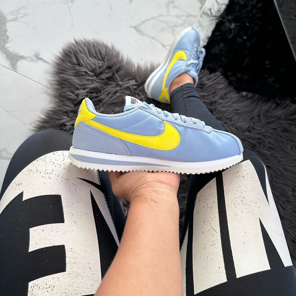 Nike Cortez - Picture 3 of 10